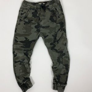 Zara camo pants. Like new.